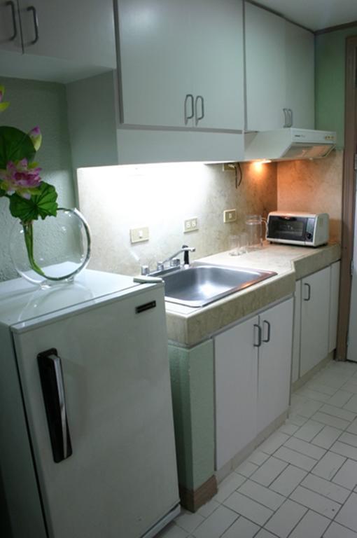 Mpt Suites Makati City Exteriör bild