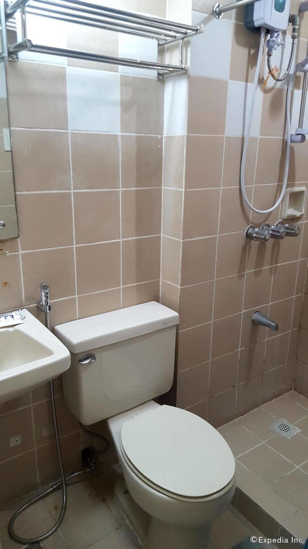 Mpt Suites Makati City Exteriör bild