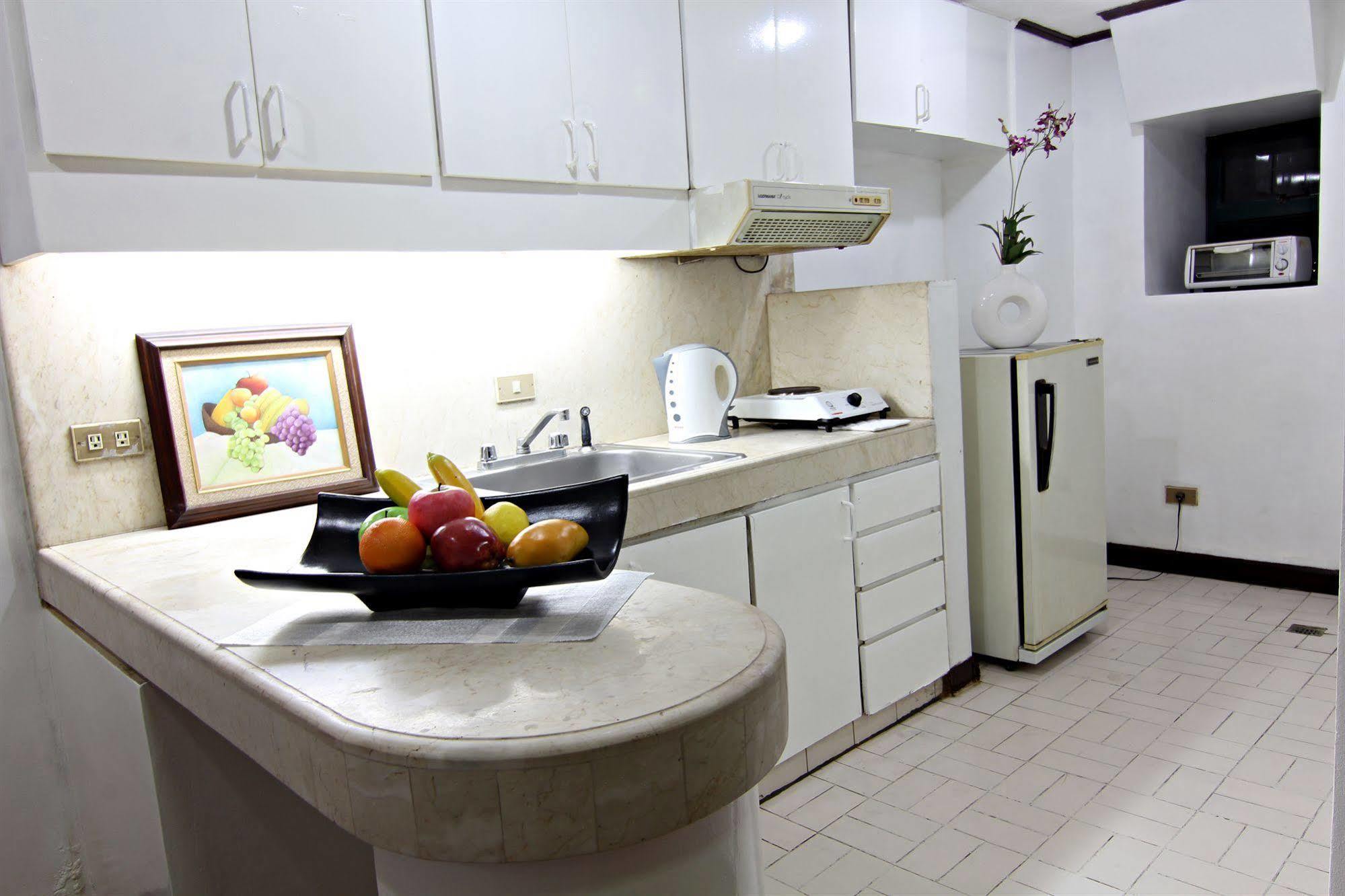 Mpt Suites Makati City Exteriör bild